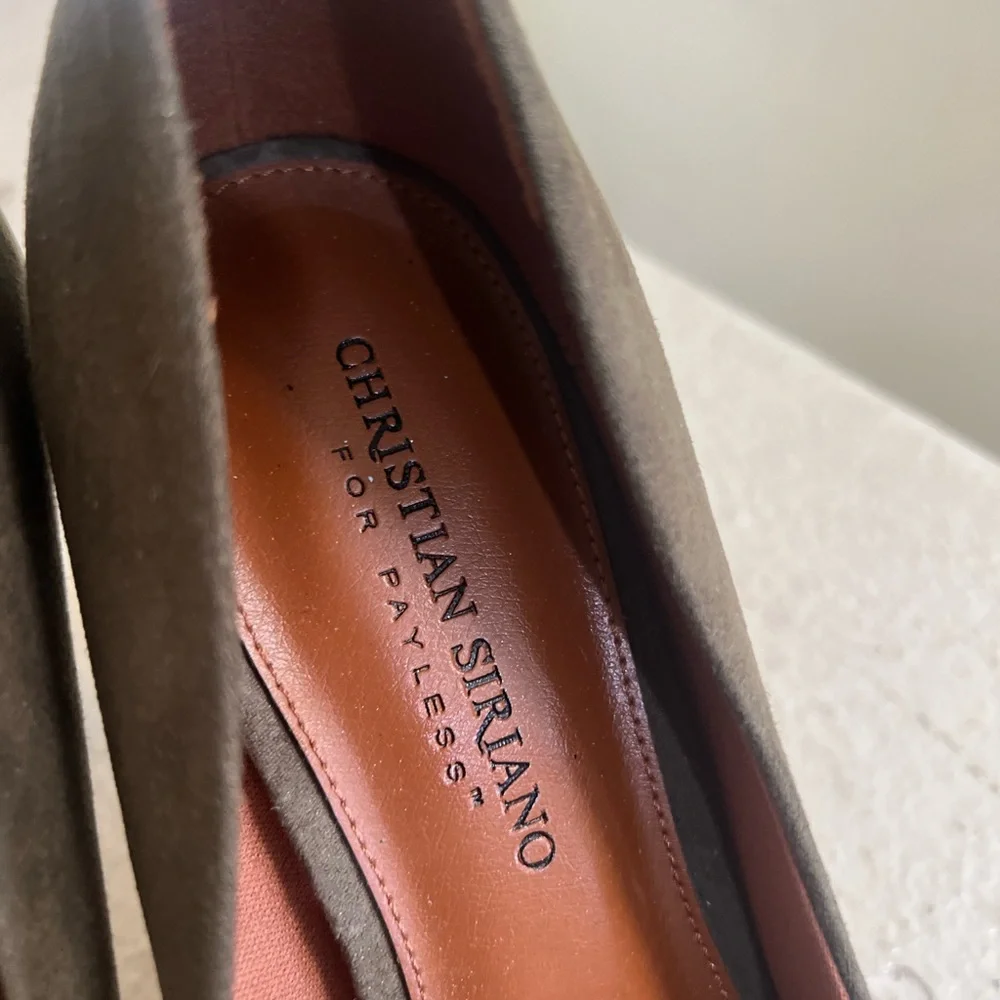 Christian Sirano Size 9 Olive Green pumps point toes shoes career office‎ smart